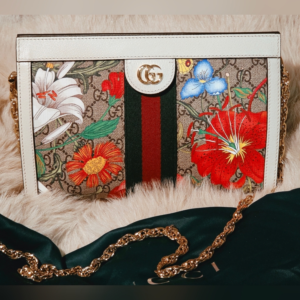 Gucci Flora Ophidia GG Supreme Medium Chain Bag